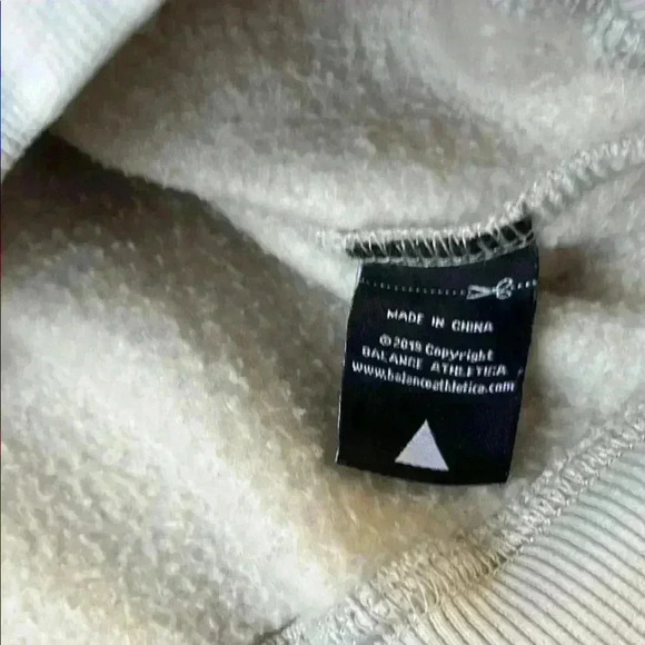 EUC BALANCE ATHLETICA Women's Beige Cropped Sweatshirt - Picture 5 of 5